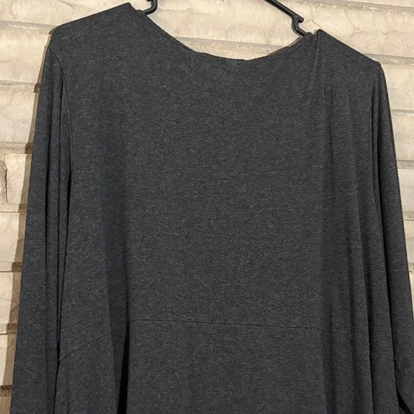Dark Gray 3/4 Sleeve Tunic Top - Picture 8 of 10